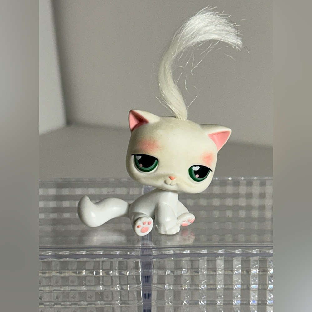 Vintage Littlest Pet Shop White Kitten with “Real” Hair